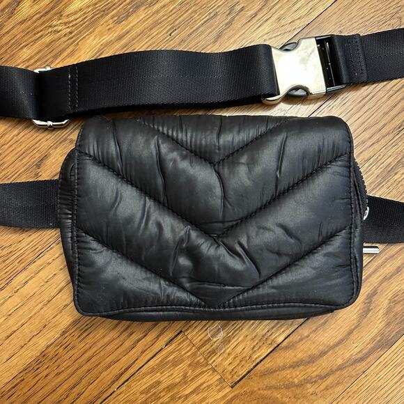 Caraa x Athleta Convertible Black Puffer Metallic Belt Bag Pouch - Picture 2 of 7